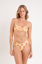 Cargar imagen en el visor de la galería, Model Front: Rio De Sol Bas Bottom Mosaico Lola
