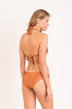 Cargar imagen en el visor de la galería, Model Back: Rio De Sol Bas Bottom Nocciola Mel-Comfy
