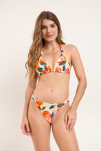 Cargar imagen en el visor de la galería, Model Front: Rio De Sol Bas Bottom Picnic Mel-Comfy
