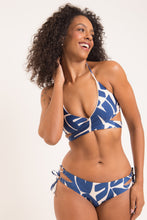 Cargar imagen en el visor de la galería, Image 08: Rio De Sol Bas Bottom Pottery Madrid
