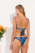 Cargar imagen en el visor de la galería, Model Back: Rio De Sol Bas Bottom Reef Essential
