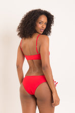 Cargar imagen en el visor de la galería, Model Back: Rio De Sol Bas Bottom Rouge Madrid
