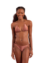 Cargar imagen en el visor de la galería, Model Front: Rio De Sol Bas Bottom Shimmer-Copper Ibiza-Comfy
