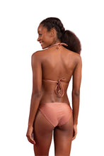 Cargar imagen en el visor de la galería, Model Back: Rio De Sol Bas Bottom Shimmer-Copper Ibiza-Comfy
