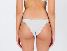Cargar imagen en el visor de la galería, Image 06: Rio De Sol Bas Bottom Shimmer-White Essential
