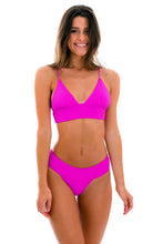 Cargar imagen en el visor de la galería, Model Front: Rio De Sol Bas Bottom St-Tpz-Pink Rio-Cos
