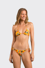 Cargar imagen en el visor de la galería, Model Front: Rio De Sol Bas Bottom Stories Ibiza-Comfy
