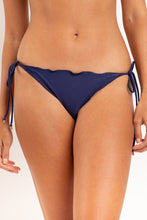 Cargar imagen en el visor de la galería, Gallery: Rio De Sol Bas Bottom Touch-Marinho Frufru
