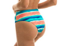 Cargar imagen en el visor de la galería, Image 07: Rio De Sol Bas Bottom Upbeat Reto Hotpant
