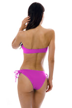 Cargar imagen en el visor de la galería, Model Back: Rio De Sol Bas Bottom Uv-Pink Madrid

