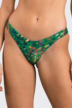 Cargar imagen en el visor de la galería, Gallery: Rio De Sol Bas Bottom Wilds Highleg
