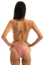 Cargar imagen en el visor de la galería, Model Back: Rio De Sol Ensemble Callas Invisible

