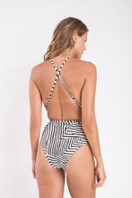 Cargar imagen en el visor de la galería, Model Back: Rio De Sol Une Pièce Collage New Vegas
