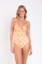 Cargar imagen en el visor de la galería, Model Front: Rio De Sol Une Pièce Dreamy Julia
