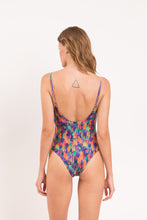 Cargar imagen en el visor de la galería, Model Back: Rio De Sol Une Pièce Euphoria Hype
