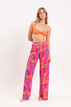 Cargar imagen en el visor de la galería, Model Front: Rio De Sol Pantalon De Plage Flavors Wide Pants
