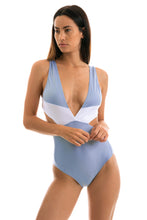 Cargar imagen en el visor de la galería, Model Front: Rio De Sol Une Pièce Garoa Trikini Recorte
