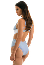 Cargar imagen en el visor de la galería, Model Back: Rio De Sol Une Pièce Garoa Trikini Recorte
