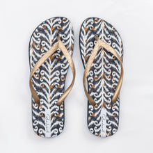 Cargar imagen en el visor de la galería, Product Front: Rio De Sol Tongs Ikat Slim
