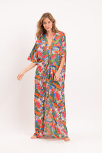 Cargar imagen en el visor de la galería, Model Front: Rio De Sol Vêtement De Plage Jungle Long Dress
