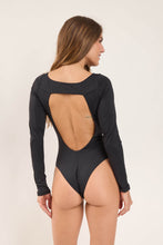 Cargar imagen en el visor de la galería, Model Back: Rio De Sol Une Pièce Lava Surf
