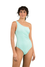 Cargar imagen en el visor de la galería, Model Front: Rio De Sol Une Pièce Malibu-Menta Maeve
