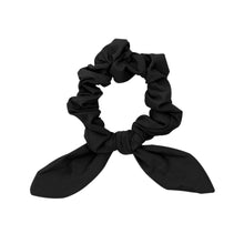 Cargar imagen en el visor de la galería, Product Front: Rio De Sol Chouchou Nero Scrunchie
