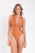 Cargar imagen en el visor de la galería, Model Front: Rio De Sol Une Pièce Nocciola Riviera
