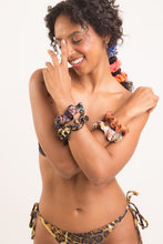Cargar imagen en el visor de la galería, Image 04: Rio De Sol Chouchou Nocciola Scrunchie
