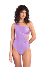 Cargar imagen en el visor de la galería, Model Front: Rio De Sol Une Pièce Orchid Maeve
