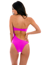 Cargar imagen en el visor de la galería, Model Back: Rio De Sol Une Pièce Pink Body-Rio
