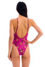 Cargar imagen en el visor de la galería, Model Back: Rio De Sol Une Pièce Roar-Pink Hype
