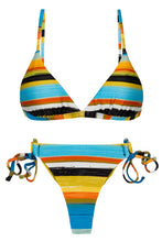Cargar imagen en el visor de la galería, Product Front: Rio De Sol Ensemble Set Artsy Tri-Fixo Fio-Tie
