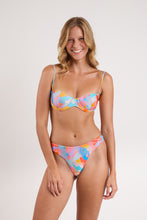 Cargar imagen en el visor de la galería, Model Front: Rio De Sol Ensemble Set Cloud Kelli Nice-Fio
