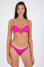 Cargar imagen en el visor de la galería, Model Front: Rio De Sol Ensemble Set Cotele-Amaranto Balconet-Pushup Lisboa
