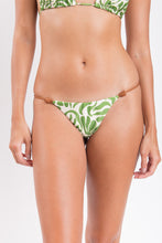 Cargar imagen en el visor de la galería, Image 09: Rio De Sol Ensemble Set Flow Tri-Capri Cheeky-Capri

