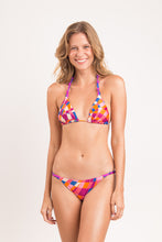 Cargar imagen en el visor de la galería, Model Front: Rio De Sol Ensemble Set Funny Tri-Rev Essential-Rev
