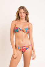 Cargar imagen en el visor de la galería, Model Front: Rio De Sol Ensemble Set Love-Trip Bandeau-Joy Essential-Comfy
