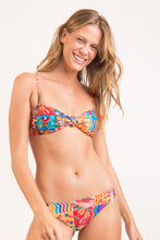 Cargar imagen en el visor de la galería, Image 05: Rio De Sol Ensemble Set Love-Trip Bandeau-Joy Essential-Comfy
