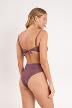 Cargar imagen en el visor de la galería, Model Back: Rio De Sol Ensemble Set Malibu-Ebano Bandeau-Iris Highwaist-Spin-Iris
