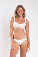Cargar imagen en el visor de la galería, Model Front: Rio De Sol Ensemble Set Malibu-Natural Amelia Essential
