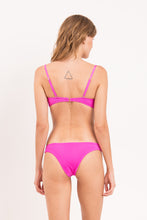 Cargar imagen en el visor de la galería, Model Back: Rio De Sol Ensemble Set Malibu-Rosa Bandeau-Duo Essential
