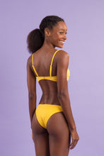 Cargar imagen en el visor de la galería, Image 11: Rio De Sol Ensemble Set Malibu-Yellow Bandeau-Duo Essential

