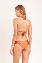Cargar imagen en el visor de la galería, Model Back: Rio De Sol Ensemble Set Nocciola Mel
