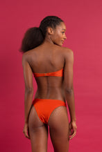Cargar imagen en el visor de la galería, Image 08: Rio De Sol Ensemble Set Paprica Bandeau-Joy Essential
