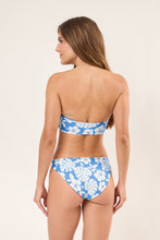 Cargar imagen en el visor de la galería, Model Back: Rio De Sol Ensemble Set Pua-Pacifica Lani Waikiki
