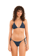 Cargar imagen en el visor de la galería, Model Front: Rio De Sol Ensemble Set Shark Tri-Inv Cheeky-Tie
