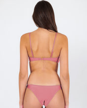 Cargar imagen en el visor de la galería, Image 06: Rio De Sol Ensemble Set Shimmer-Confetti Bandeau-Knot Essential
