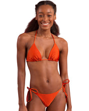 Cargar imagen en el visor de la galería, Gallery: Rio De Sol Ensemble Set Shimmer-Paprica Tri-Inv Cheeky-Tie

