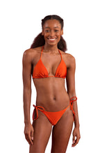 Cargar imagen en el visor de la galería, Model Front: Rio De Sol Ensemble Set Shimmer-Paprica Tri-Inv Cheeky-Tie
